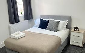 Stunning & Modern En-Suite Bedrooms In Birmingham Guest House